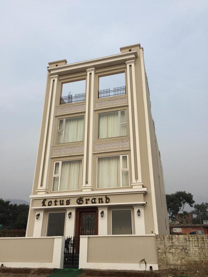 Lotus Grand Akm Hotel Kālka Kültér fotó