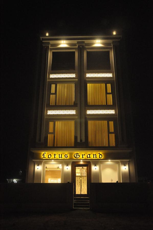 Lotus Grand Akm Hotel Kālka Kültér fotó